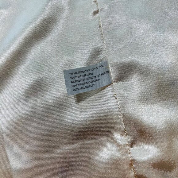 Donna Salyers' Fabulous Furs Womens Small 100 % Faux Fur Cream Vest - Picture 7 of 9